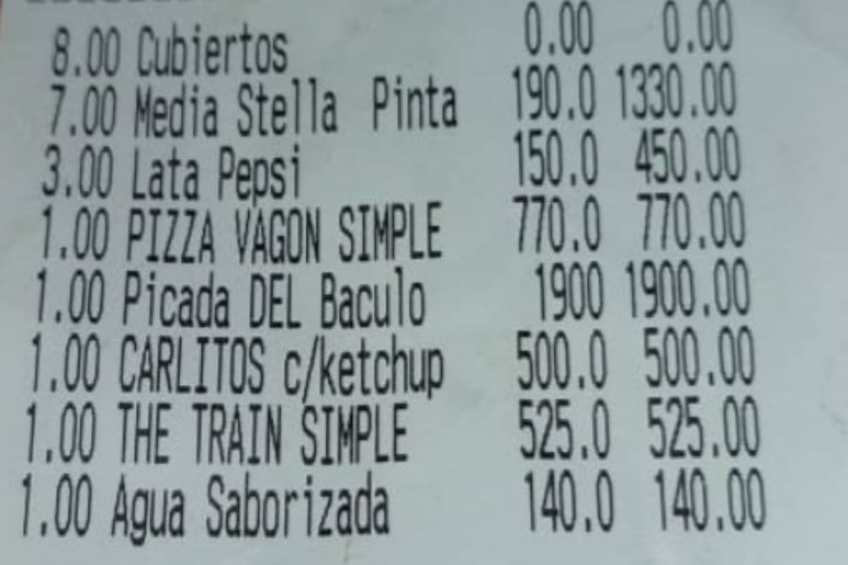 Un usuario de Twitter publicó el ticket de lo que consumió en un restaurante y debatió con sus seguidores por el precio.