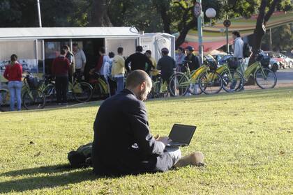 En tiempos en los que la virtualidad cobró otro protagonismo con la pandemia, la necesidad de contar con wifi gratuito en la ciudad también se coló entre los deseos más compartidos por los vecinos