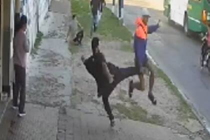 Un vecino de La Plata detuvo a un delincuente con una patada "voladora"