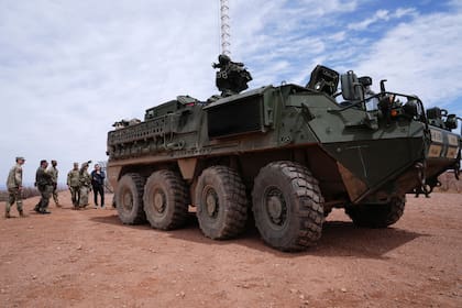 Un vehículo M1126 Stryker desplegado en la frontera entre EEUU y México