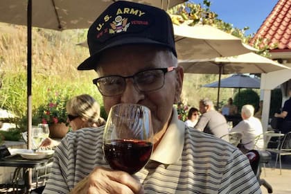 Un veterano de guerra cumplió 103 años y sorprendió al revelar sus secretos de longevidad