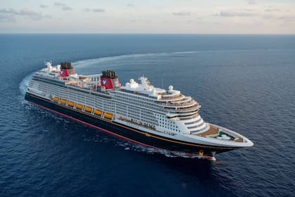 Un viaje en el Disney Dream, que partió de Fort Lauderdale rumbo a las Bahamas entre el 26 y el 30 de junio de 2025, fue interrumpido por un incidente en el que una niña cayó al mar
