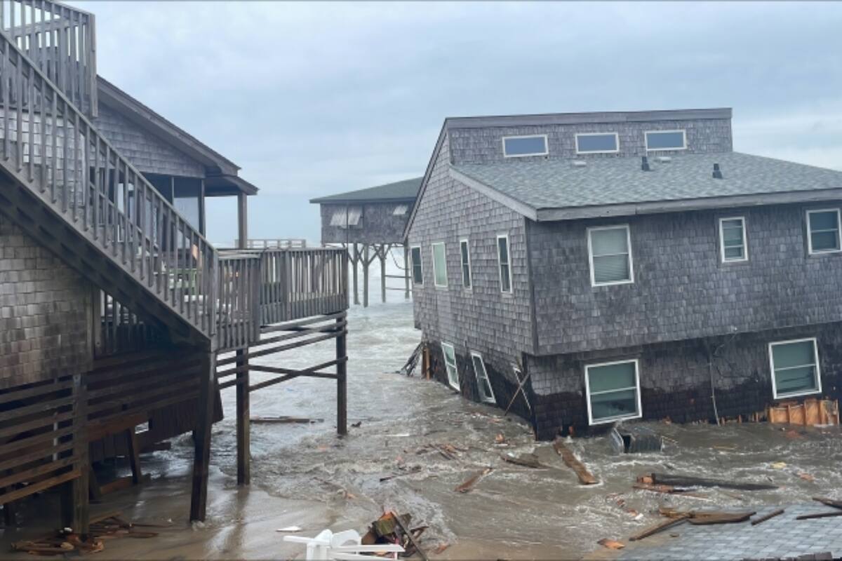Un video captó el instante en que la última casa colapsó por los efectos de los huracanes Humberto e Imelda y fue arrastrada rápidamente por el mar en Carolina del Norte