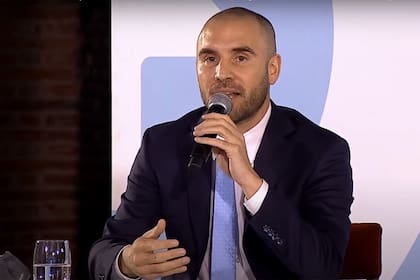 Un video compartido por Horacio Cabak muestra al ministro Martin Guzmán exponiendo sobre el dólar años atrás