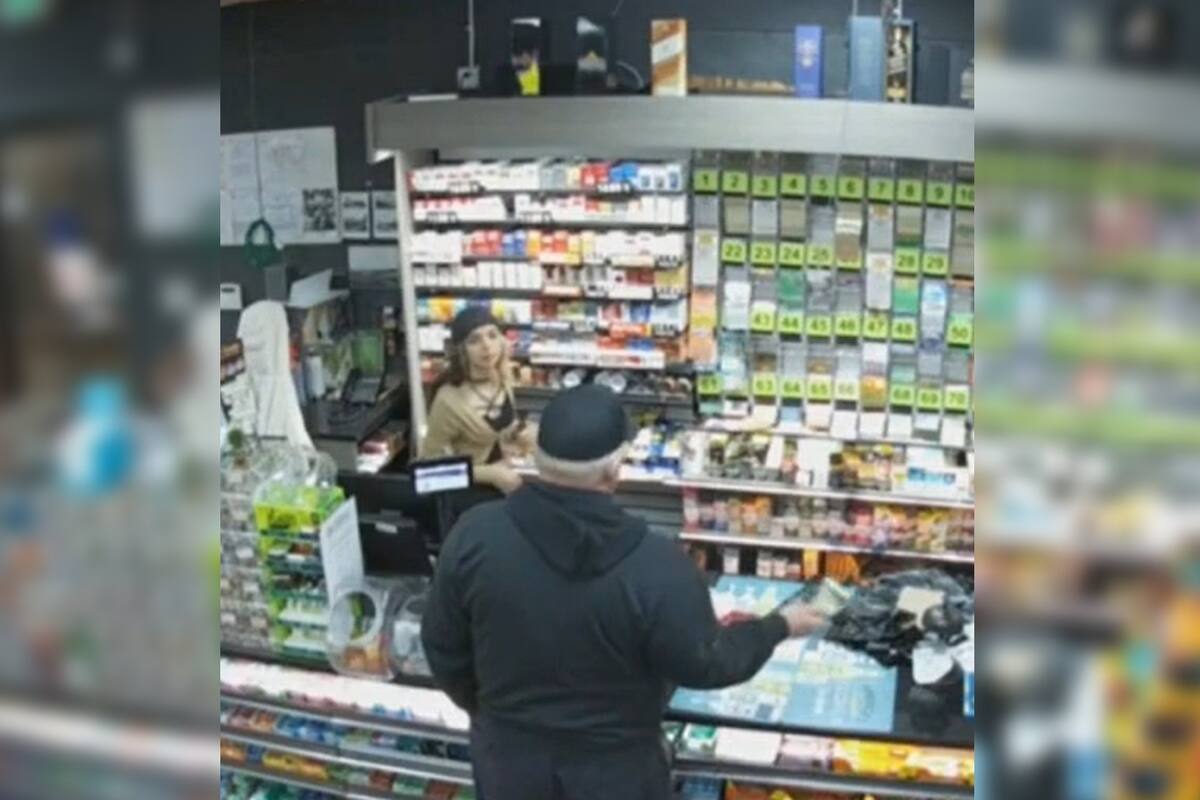 Un video de vigilancia mostró que la mujer, Carly Nunes, de 23 años, no compró el boleto ganador