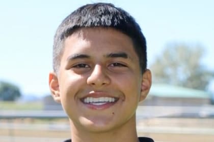 Un video generado con inteligencia artificial recreó la imagen y la voz del joven para ampliar el alcance del mensaje en redes sociales