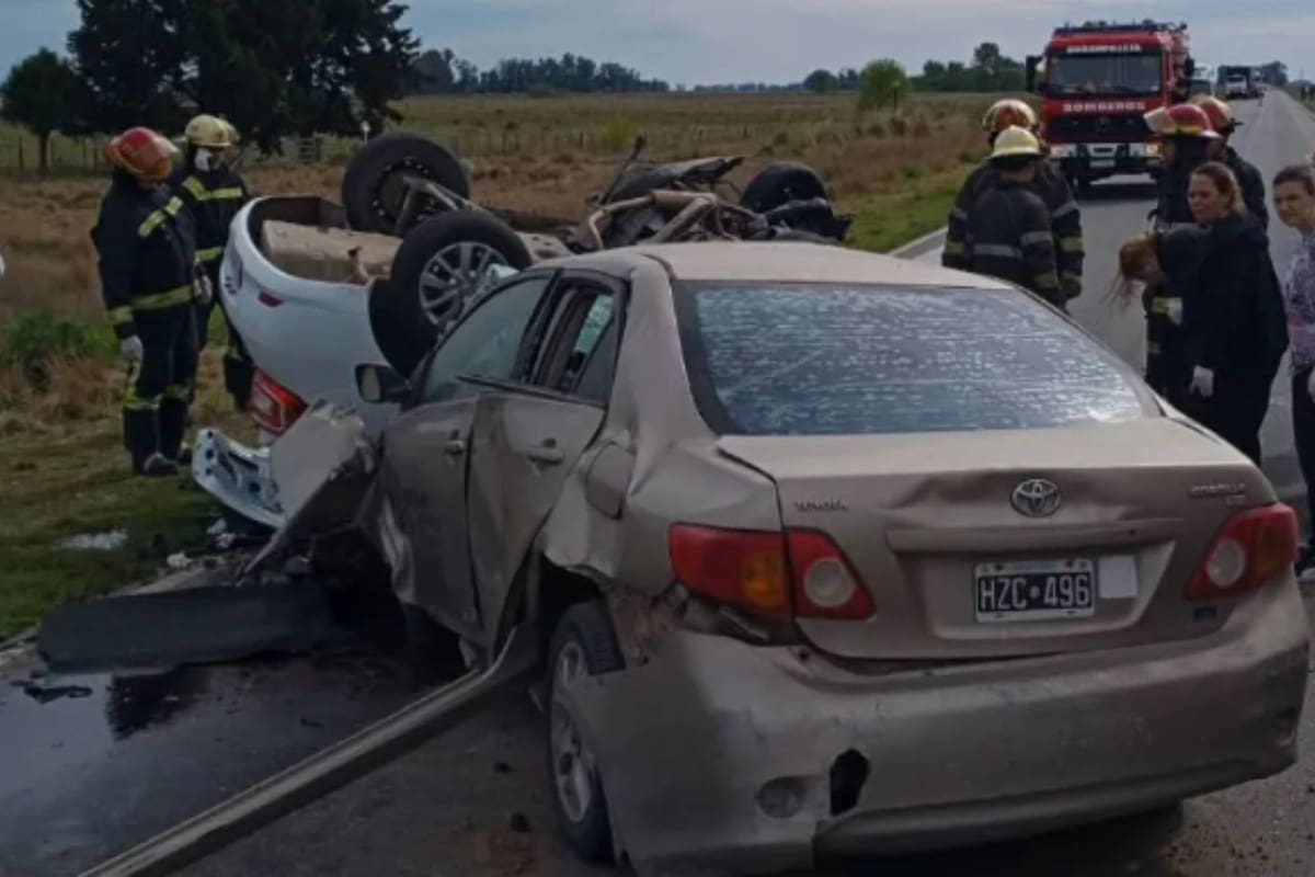 Un violento choque frontal entre dos autos en la ruta 65 dejó como saldo cuatro personas fallecidas.