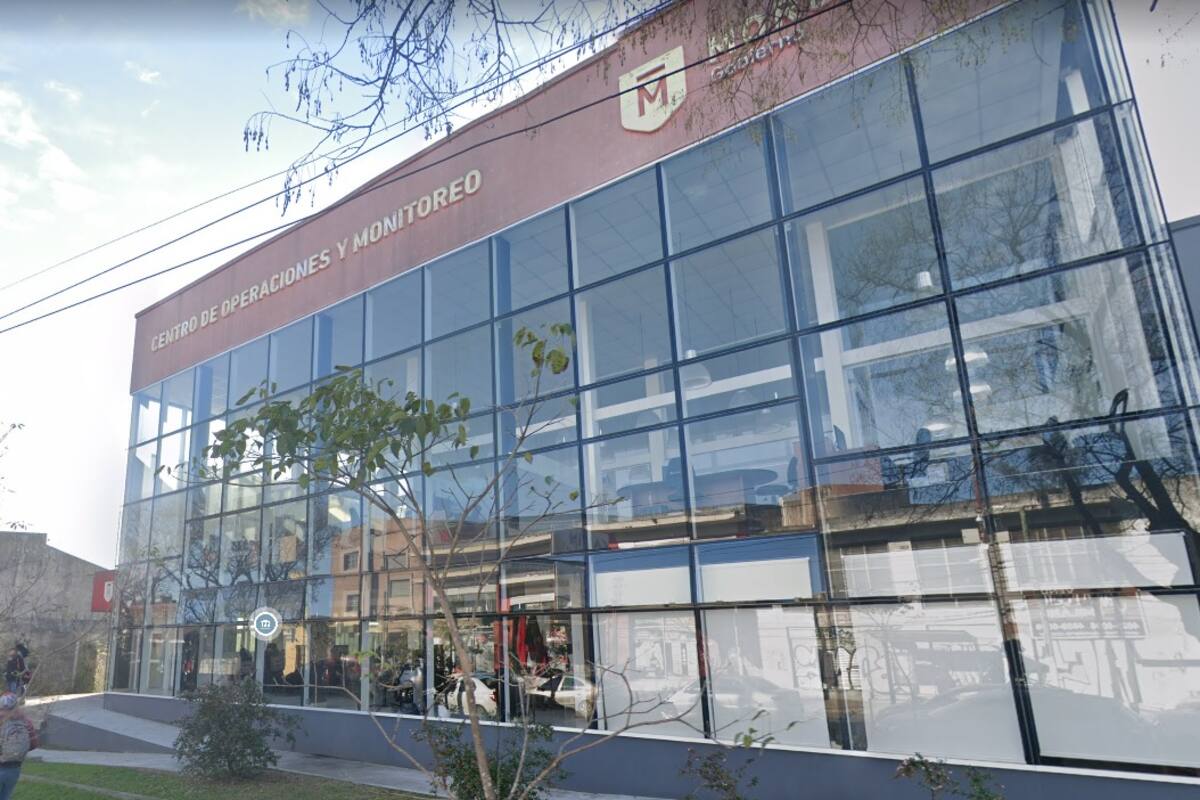 Un violento robo se registró enfrente del centro de monitoreo de cámaras de seguridad del municipio de Morón