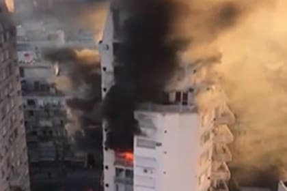 Un voraz incendio calcinó un departamento en 11 de septiembre al 2600 del barrio de Belgrano