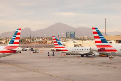 Un vuelo con destino a Miami debió ser evacuado de emergencia tras la presencia de humo en la cabina