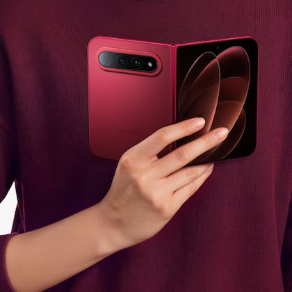 Un Xiaomi 18 Fold, con triple cámara trasera, incluyendo un zoom 3,5x