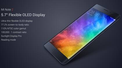Un Xiaomi Mi Note 2 con pantalla de bordes curvos