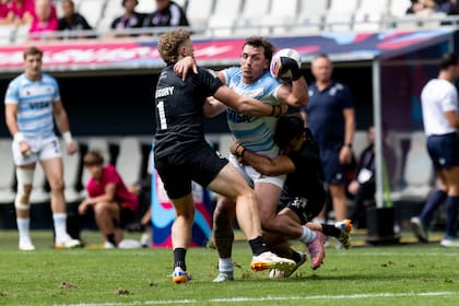 Una acción crucial: tras el try de Arrieta a un minuto del final, la Argentina recuperó la salida en lo alto pero Luciano González no pudo capturar la pelota suelta, cometió knock-on y el sueño se esfumó