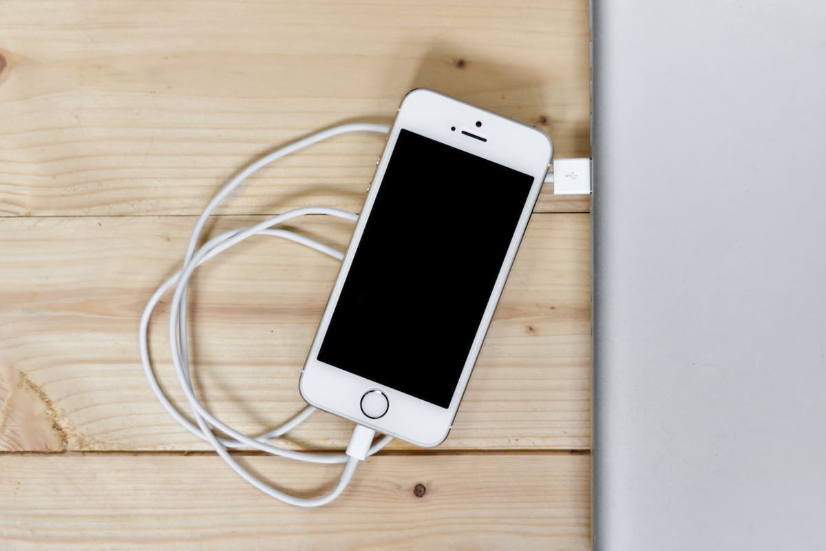 Una actualización de iOS mostrará la salud de la batería del iPhone, y permitir desactivar la función que lo ralentiza para evitar reinicios