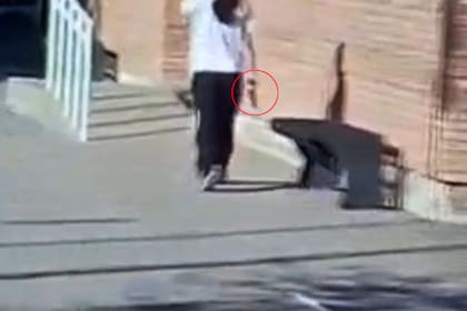 Una Adolescente de 14 años fue con un arma al colegio en Mendoza y realizó al menos dos disparos