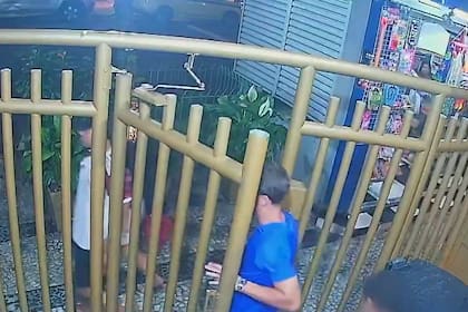 Una adolescente fue abusada por cinco hombres en un departamento de Copacabana