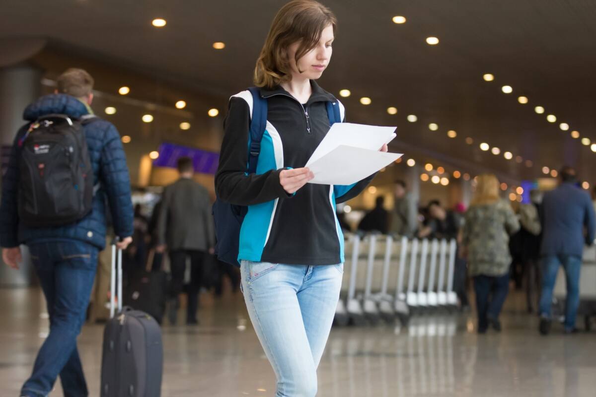 Una aerolínea puede aceptar un permiso anticipado en lugar de una visa como comprobante de que se está autorizado para viajar a Estados Unidos