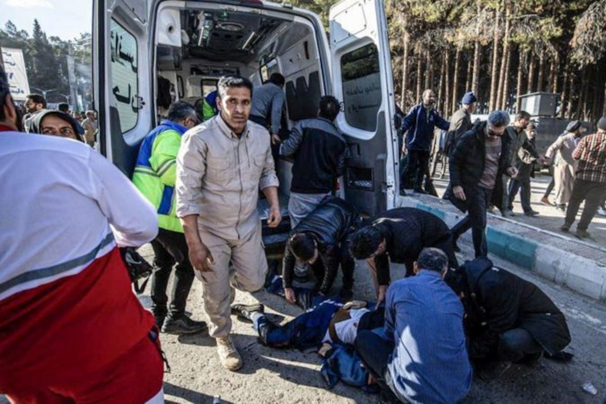 Una agencia de noticias informó que dos bolsas con explosivos fueron aparentemente detonadas a distancia