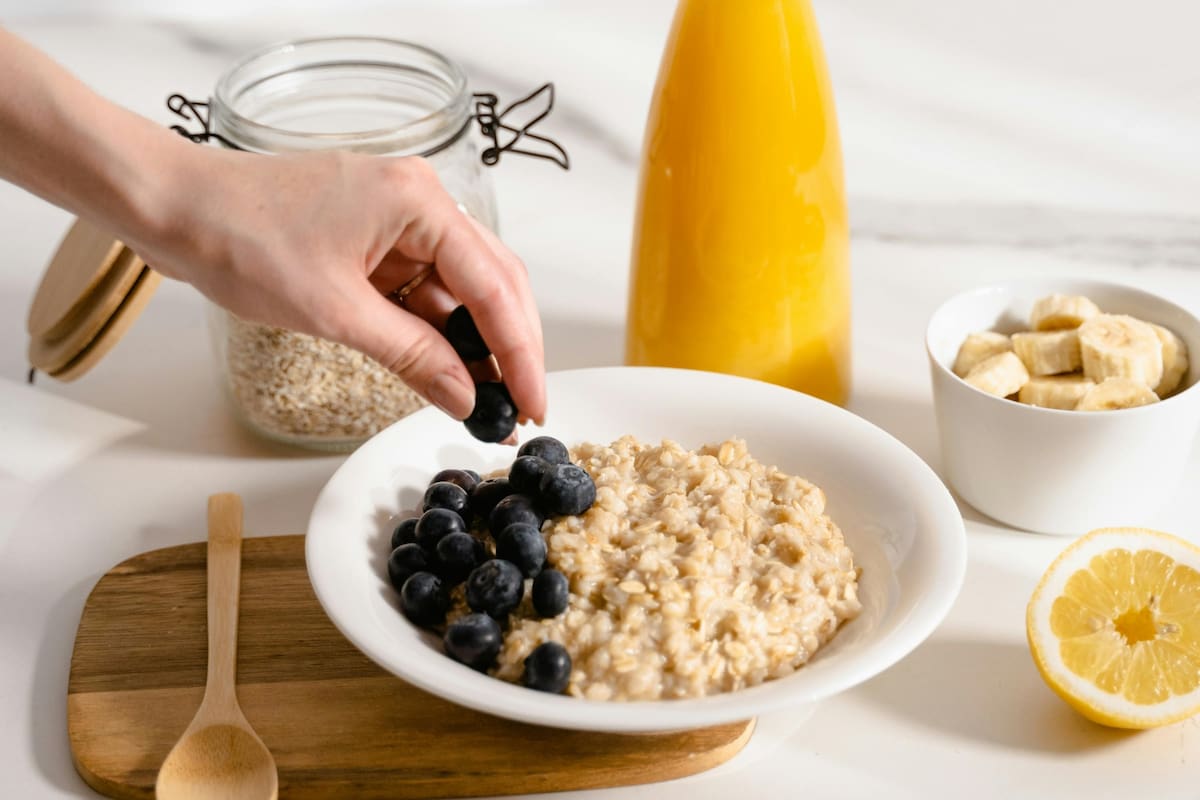 Una alimentación balanceada es fundamental para el desarrollo muscular