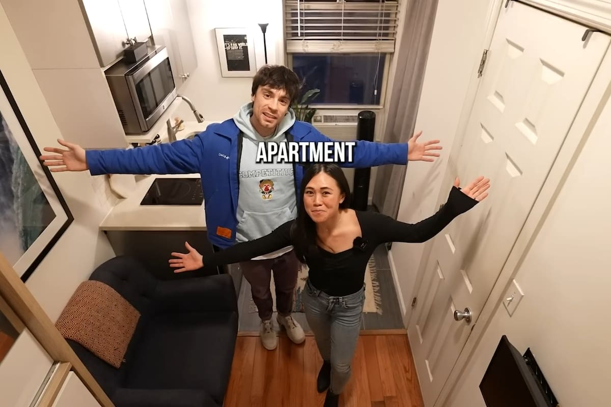 Una amante del estilo de vida minimalista vive en un pequeño departamento en Nueva York de 24 metros cuadrados