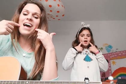 Una artista española grabó "Todo Va A Pasar", un optimista tema sobre su vida en cuarentena por el coronavirus