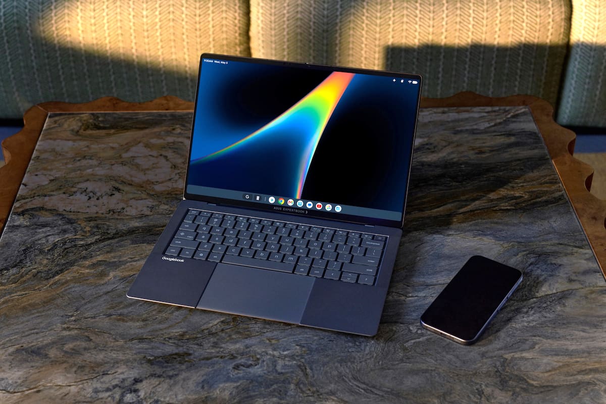Una Asus Googlebook 14, con chip Intel Core Ultra 5 y de 16 GB de RAM