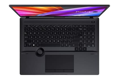 Una Asus ProArt Studiobook Pro con pantalla de 16 pulgadas