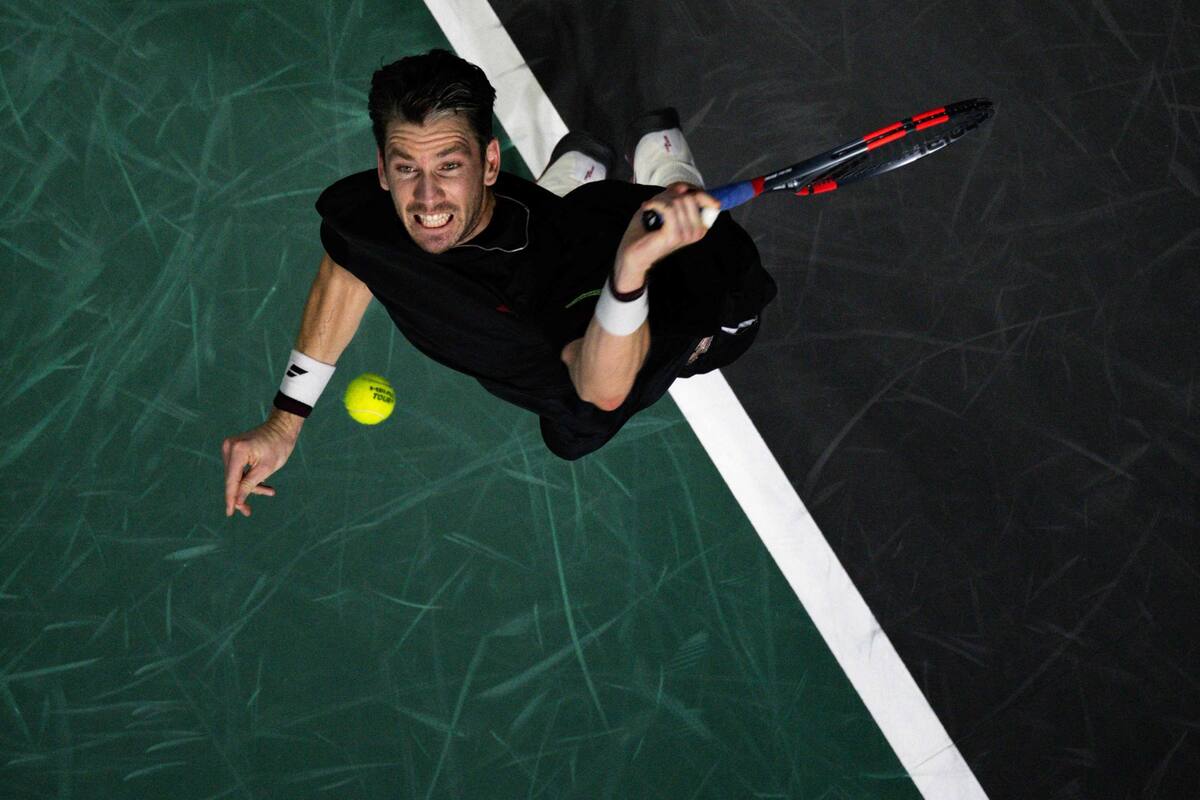Una atípica imagen desde el aire de Cameron Norrie, que se impuso a Carlos Alcaraz en el Masters 1000 de París.