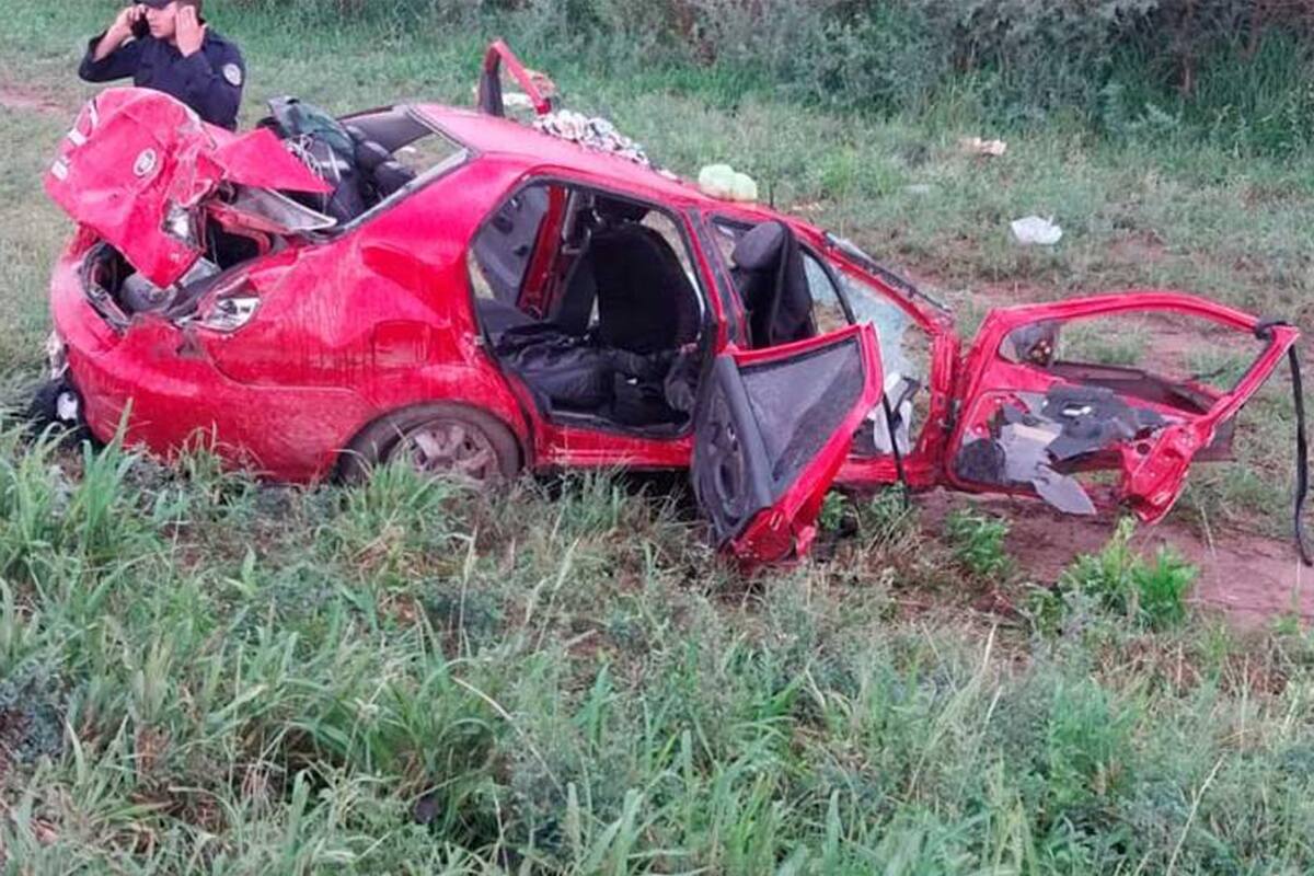 Una auto u un micro chocaron de frente en la ruta 34 en Santiago del Estero