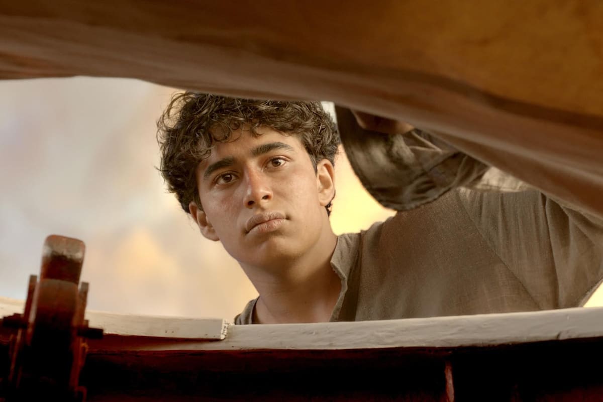 Al casting para elegir al protagonista de Una aventura extraordinaria se presentaron más de 3000 actores profesionales, pero el elegido surgió de casualidad. Suraj Sharma nunca había actuado antes y había ido a las audiencias solo para acompañar a su hermano