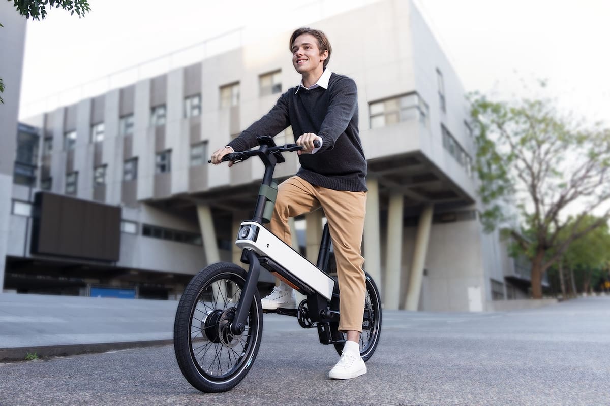 Una bicicleta eléctrica ebii de Acer; una computadora interna adapta el pedaleo asistido según el terreno y el ritmo del usuario