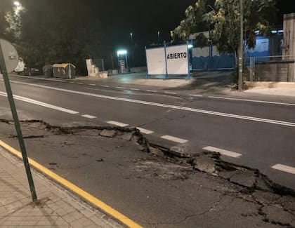 Una calle completamente destruida
