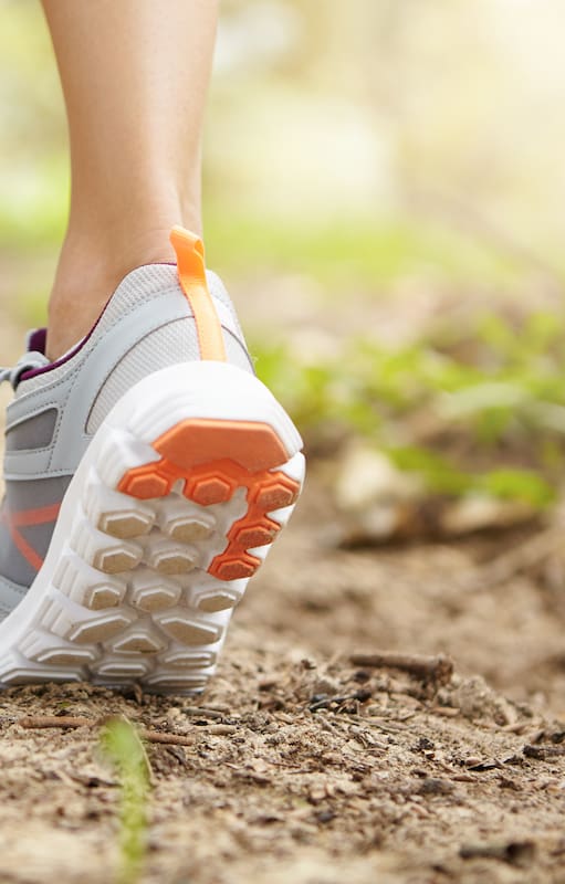 Una caminata diaria y con constancia, aseguran los expertos, mejora entre otros aspectos, la salud cardíaca