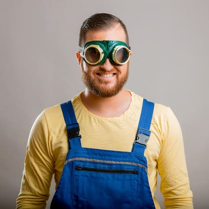 Una camiseta amarilla, gafas y overol son la base perfecta para un Minion casero (Archivo)