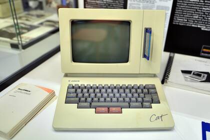 Una Canon Cat en el Museo Apple de Varsovia. Esta era la idea original de Jef Raskin. El resultado, luego de que Jobs tomara cartas en el asunto, fue muy diferente