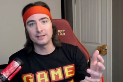 Una captura de pantalla de Keith Gill de su canal de YouTube Roaring Kitty