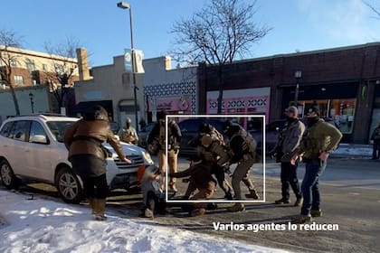 Una captura de pantalla de un video obtenido por Reuters muestra a un agente de la ley inmovilizando a un hombre identificado como Alex Pretti, antes de que le dispararan fatalmente cuando agentes federales intentaban detenerlo en Minneapolis