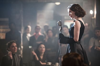 Una captura de The Marvelous Mrs. Maisel, una de las firmes candidatas