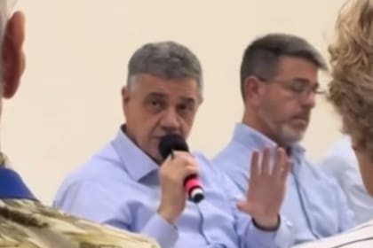 Una captura del video que muestra partes de la reunión de Jorge Macri con vecinos de Liniers