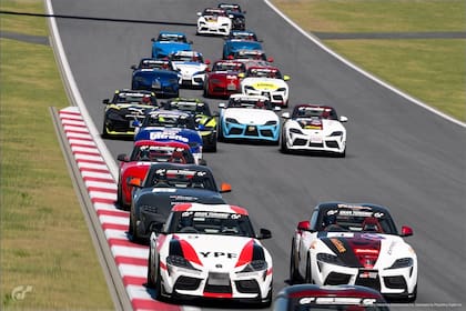 Una carrera virtual de la Toyota GR Supra GT Cup