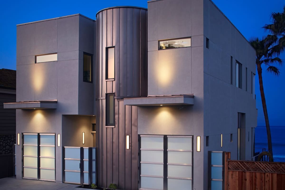 Una casa 100% sustentable que el actor reformó en 2007, con vista a la playa y la visita de delfines a diario