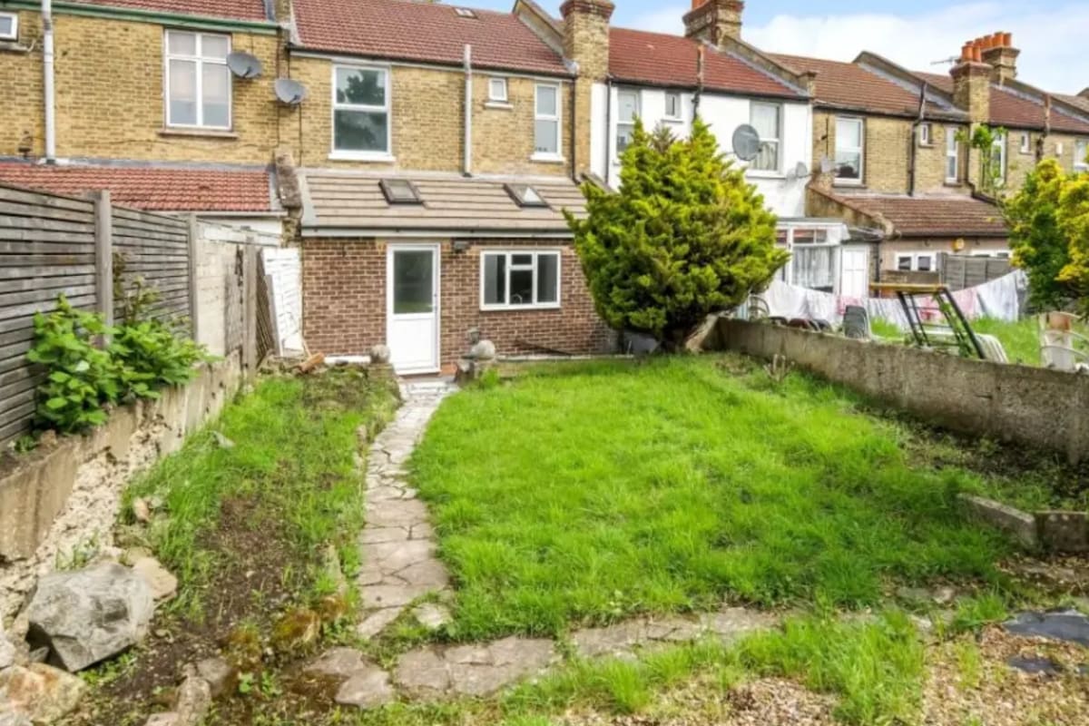 Una casa en Inglaterra esconde un tesoro en su patio interior