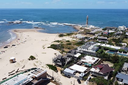 Una casa frente al mar en José Ignacio defiende valores de venta que alcanzan los US$3 millones.