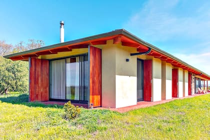 Una casa hecha con paneles de paja de trigo
