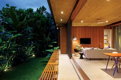 Una casa modelo en Ubatuba proyectada por Bioempreendimentos que les mostramos en nuestro último especial Casas de Playa.