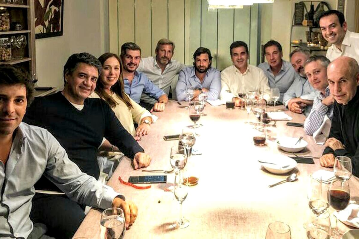 Una cena sirvió como postal de cohesión entre la Nación, la provincia y la ciudad