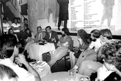 Una charla con Julio César Strassera, fiscal del Juicio a la Junta Militar, 1987.
