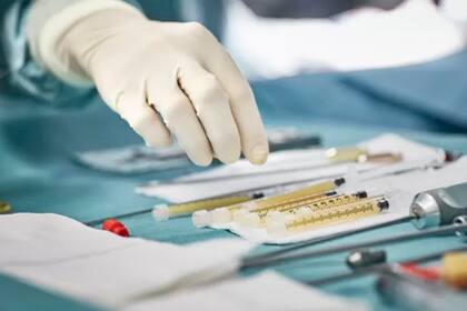 Una cirugía errónea a un chico le cambió su vida