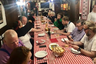 Así se cena en un txoko, un club privado que es el mejor secreto de los vascos