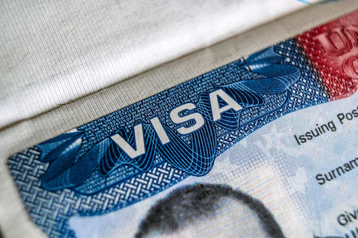 Una coalición de organizaciones presentó una demanda federal contra el DHS por la duración del estatus de determinadas visas